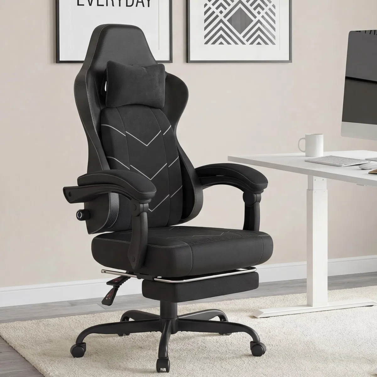 TRIUMPHKEY Silla Gamer Ergonómica, Silla de Oficina con Reposapiés, Inclinable, Soporte Lumbar, Cojín de Muelles, Reposabrazos Sincronizados, Capacidad de Carga 200kg, Negro Obsidiana