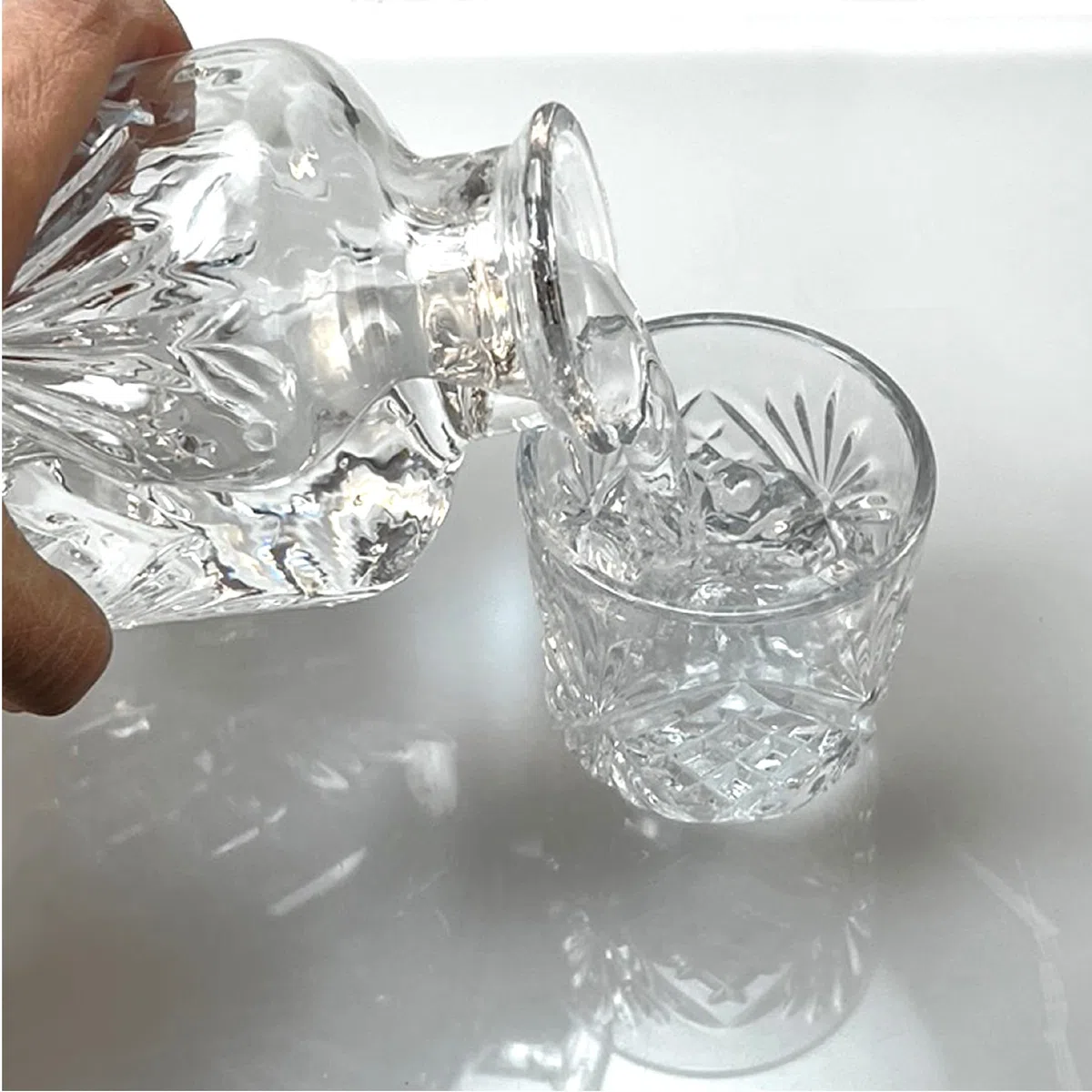 Jarra de agua para mesita de noche con taza de cristal, jarra transparente y vasos de cristal, perfecta para mesita de noche o dormitorio de invitados